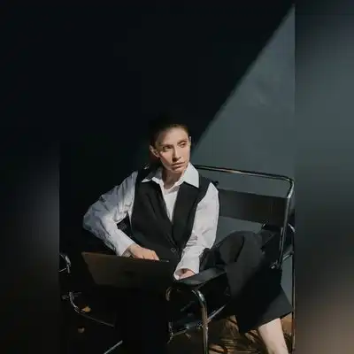 屈霜莲